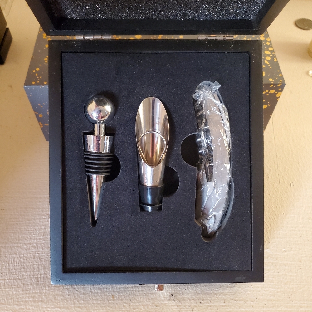 DFS Wine Opener Set